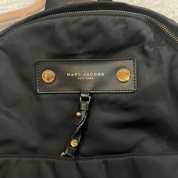 Marc Jacobs Nylon Backpack Black Gold Hardware M0012907 001  display picture 2